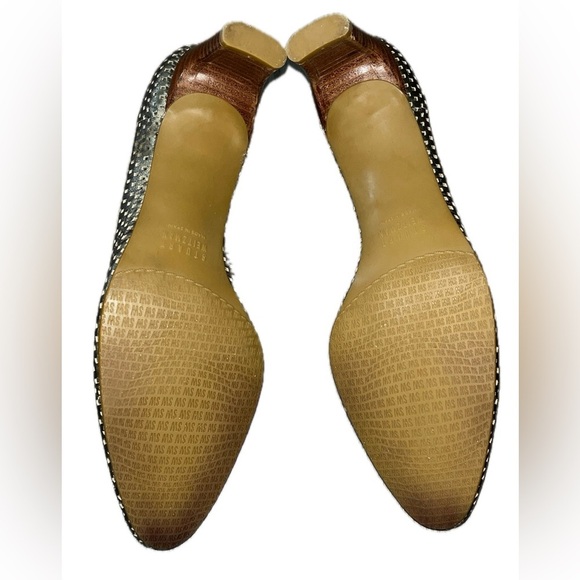 Stuart Weitzman Auth $399 Women's Gold Leather Cutout Accent Pumps Size 7.5M - Picture 8 of 11